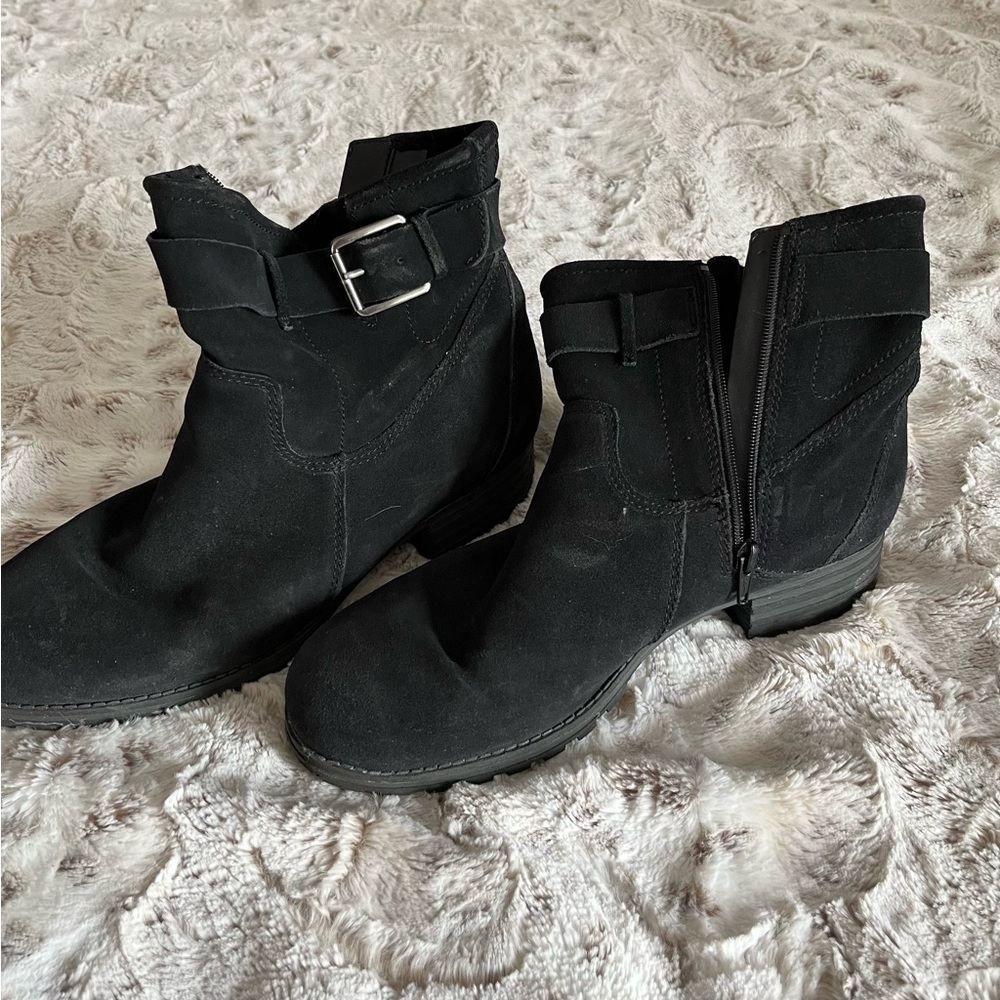 Black boots